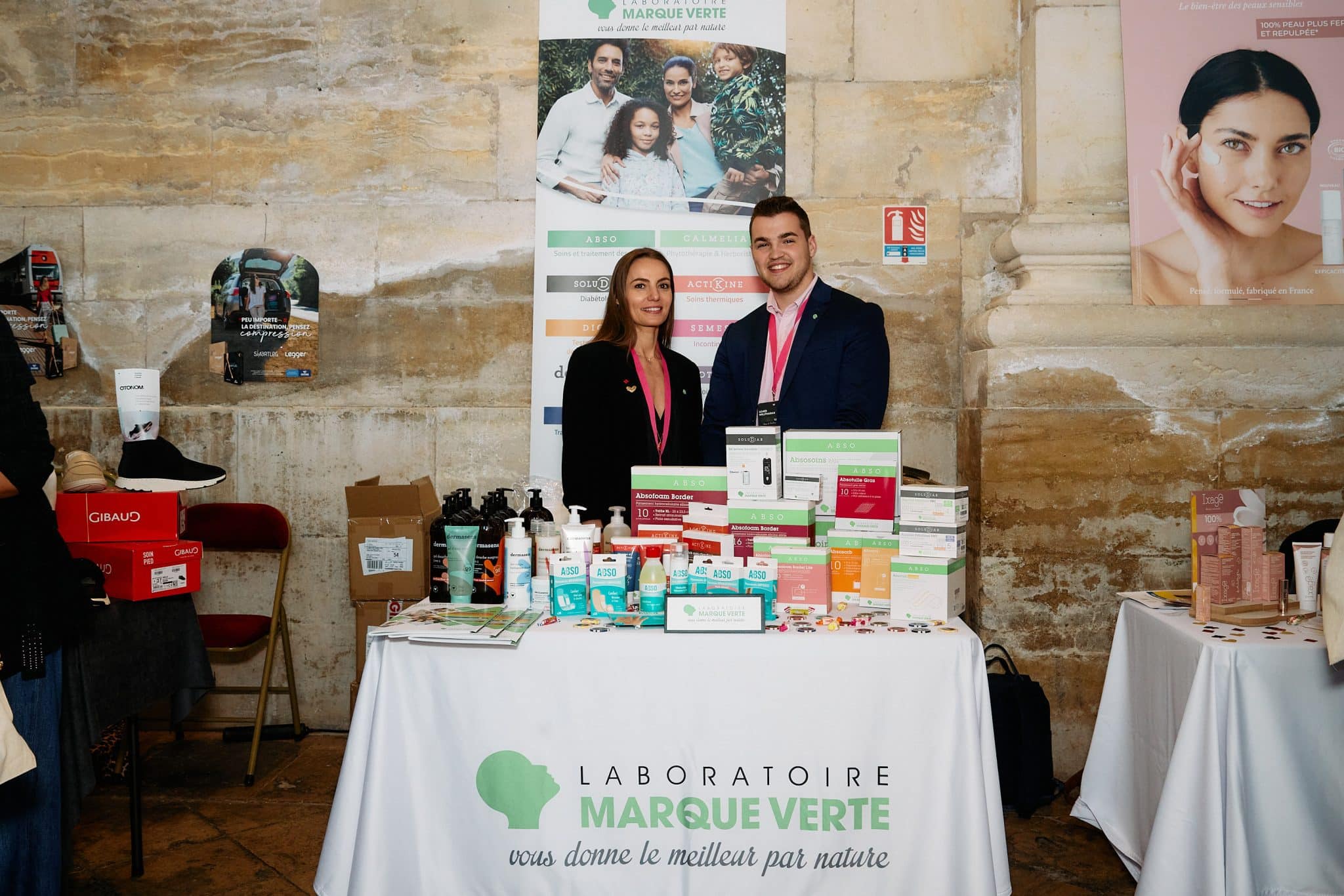 Stands partenaires pharmaceutiques séminaire Wellpharma Pont-à-Mousson