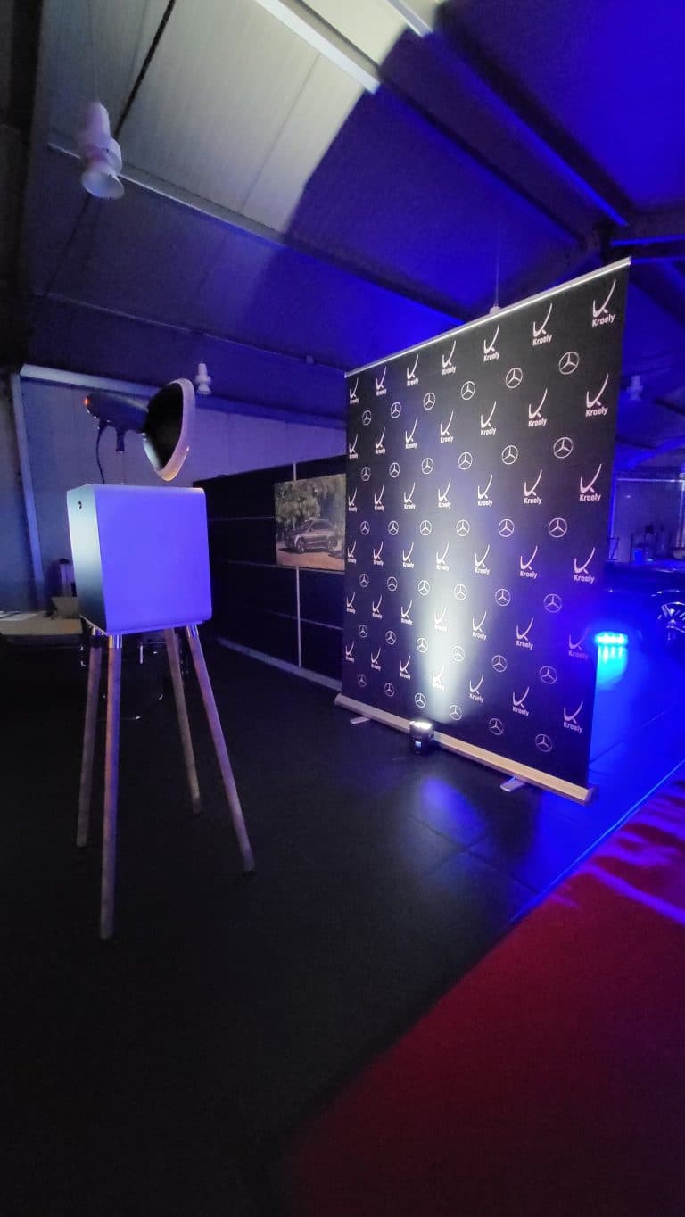 Borne selfie ONE et photocall aux logos Mercedes Kroely, soirée à Forbach