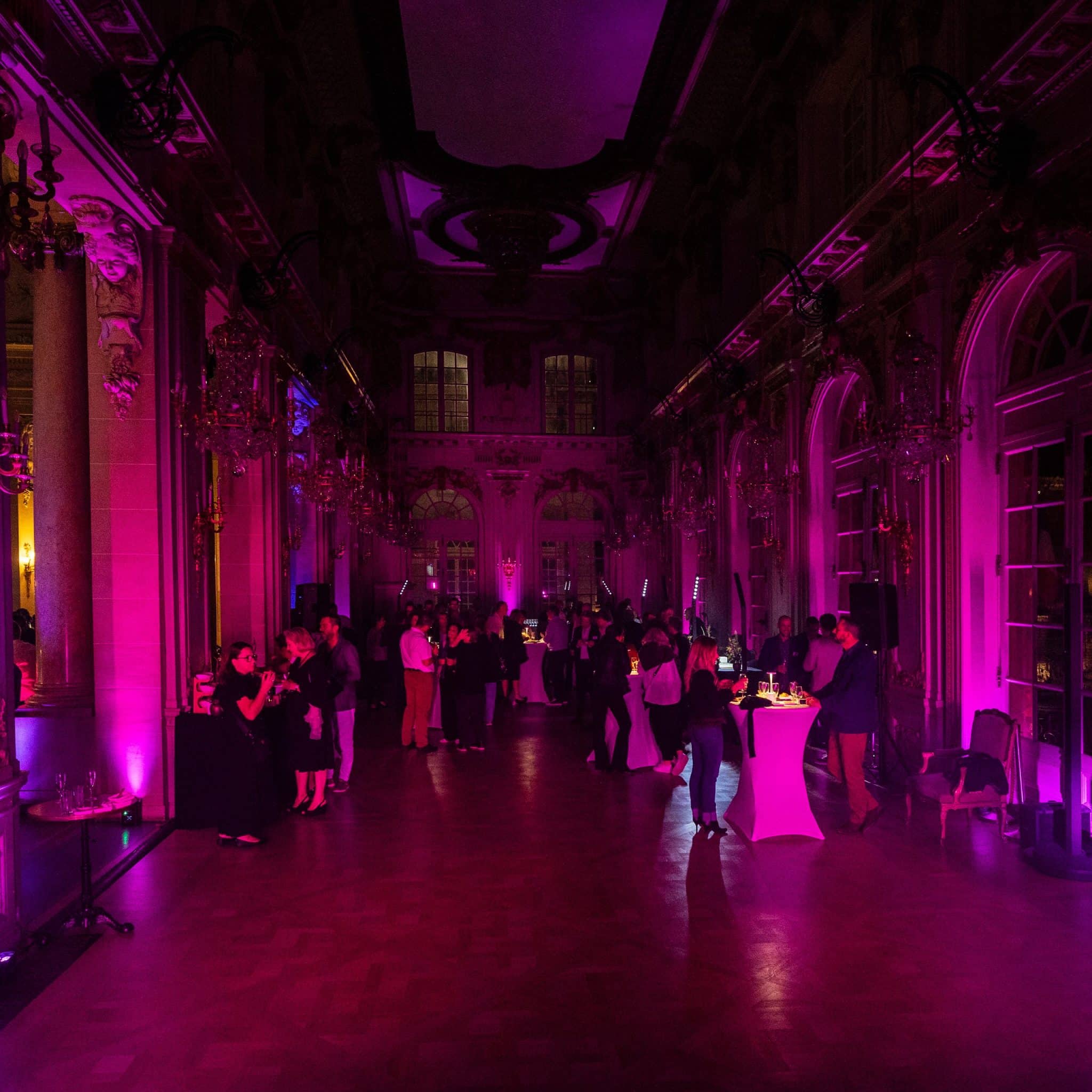 Le grand foyer en magenta — Opéra National de Lorraine