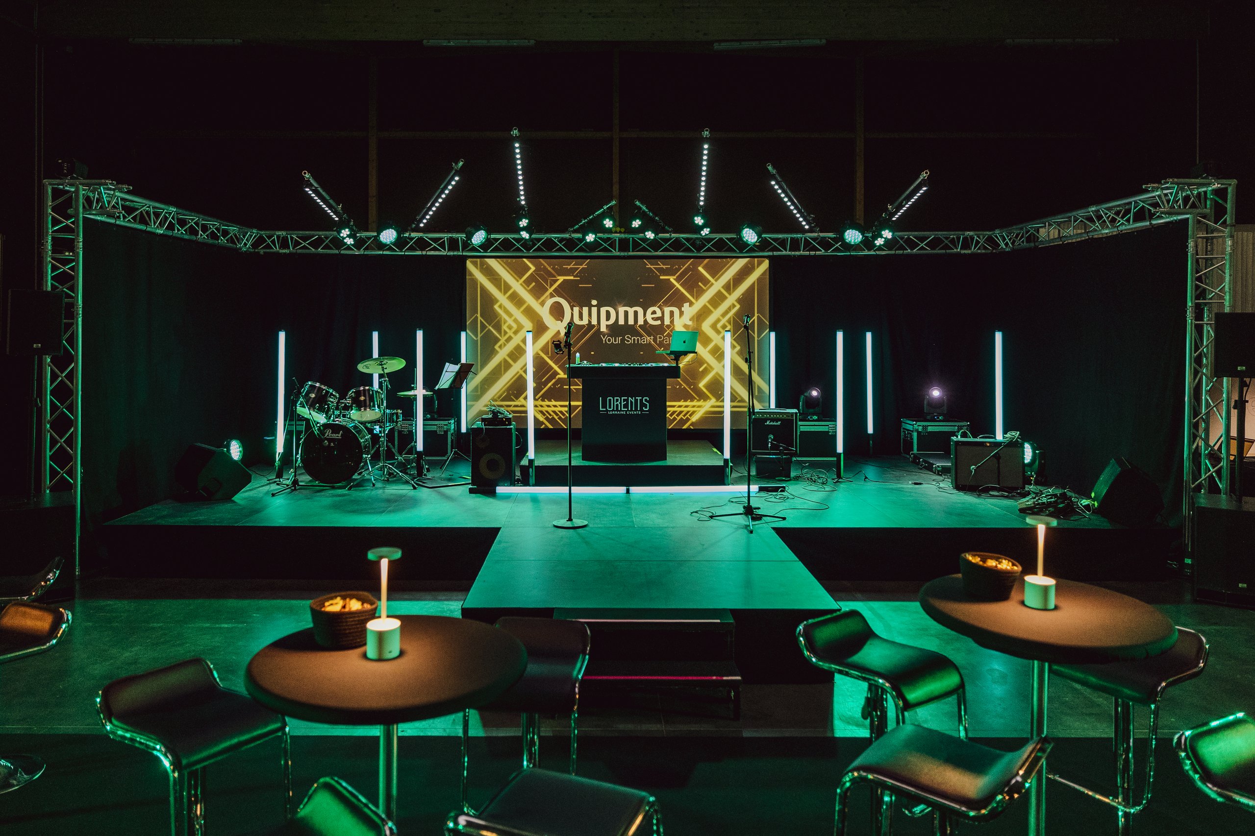 Salle de séminaire, scénographie ambiance verte