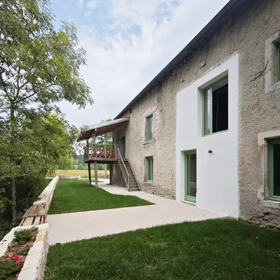 Façade du Moulin Français à Champougny